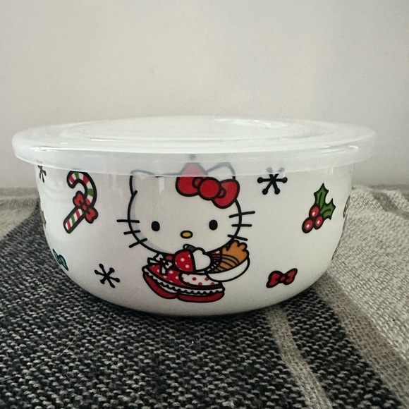 Large Hello Kitty Christmas Storage Bowls with Lid - Picture 2 of 4